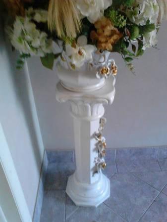capodimonte vintage porcelain plant stand and flower pot.jpg